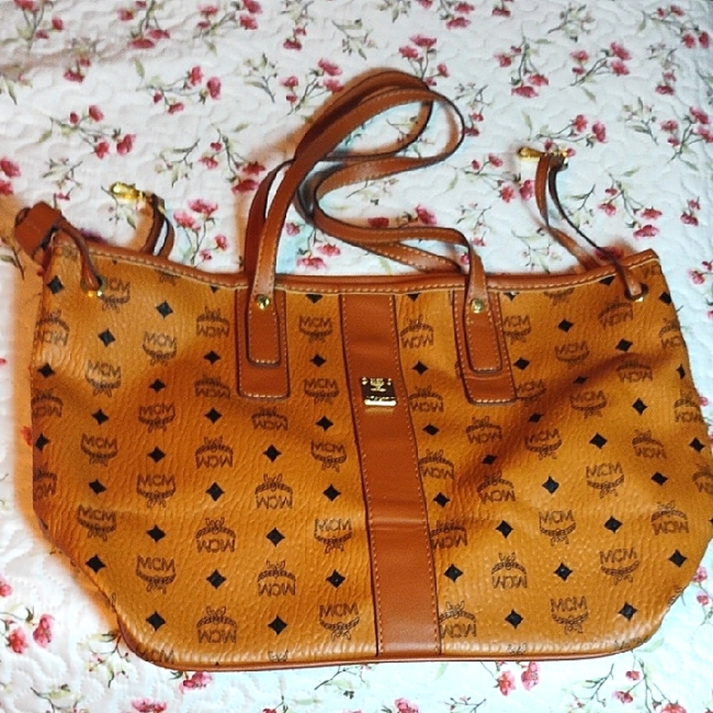 Very Nice Pre-owned Tan Monogram Fashion Tote Shoulder Bag EUC